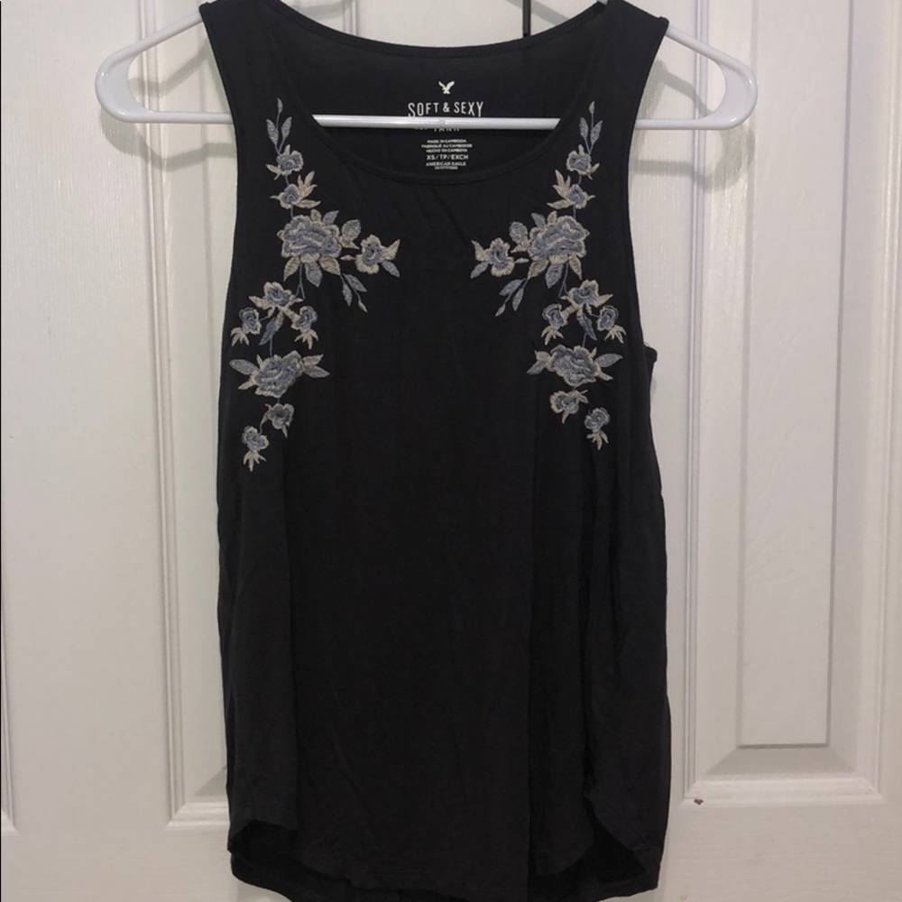 Women’s scoop neck tank-top